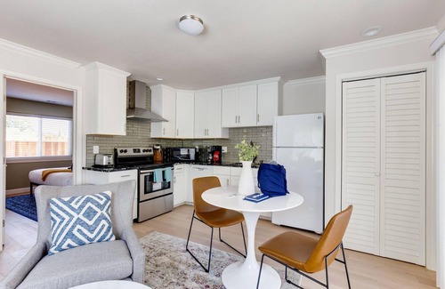 West San Jose Apartment | 1.6 miles to apple office in Cupertino.