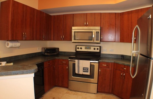 Surfside Condo | 1 Bd across from beach walk to BalHarbor Shops,restaurants,supermarket & shops