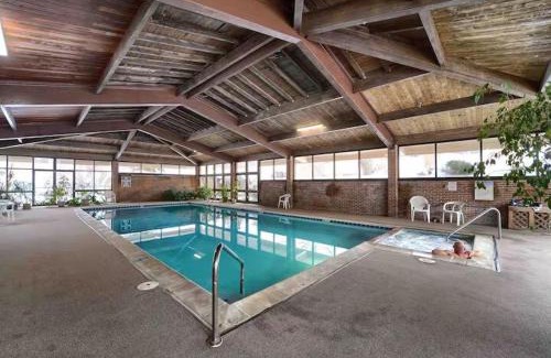 Gunbarrel Apartment | 1 BD Boulder Getaway - Pets Allowed with Full Amenities