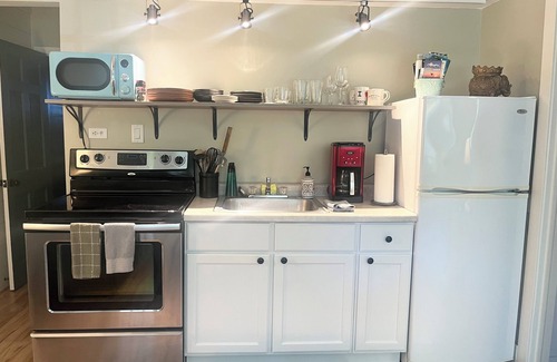 Union Pier House | 1 bed/1 bath, 1.5 blocks to beach/town, dog friendly