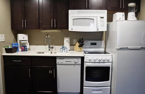 Sevierville Hotel | 1 Bed/1 Bath Suite, Smoky Mountains!