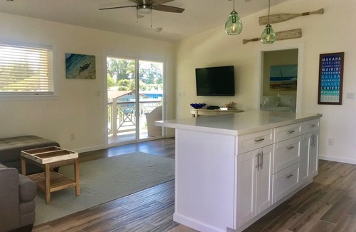 Haleiwa House | 1-Bed, 1-Bath - Walk to Beach.