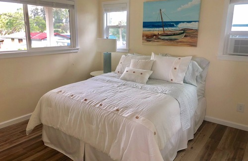 Haleiwa House | 1-Bed, 1-Bath - Walk to Beach.