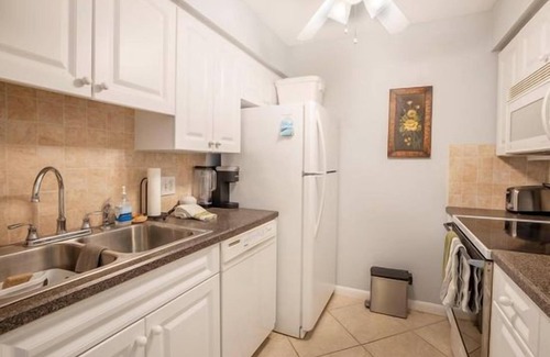 Siesta Key Condo | 1 Bed/1Bath, Pool View Condo, Walk to #1 Siesta Beach.