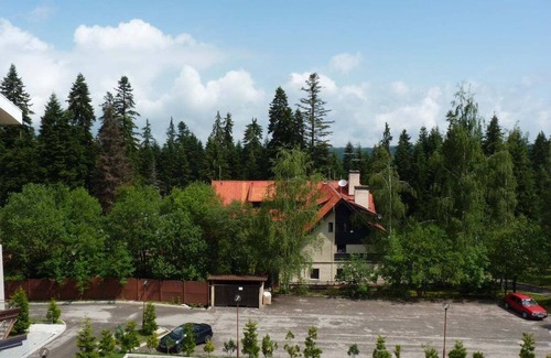 Borovets Apartment | 1 bed apartment in Borovets, 150m from the gondola, views down the valley