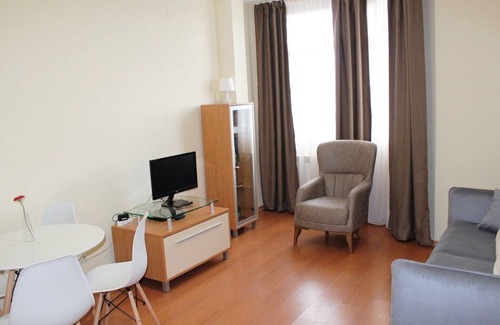 Borovets Apartment | 1 bed apartment in Borovets, 150m from the gondola, views down the valley