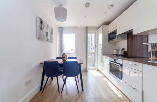 Bromley South Apartment | 1 Bed Apartment with Balcony in Bow