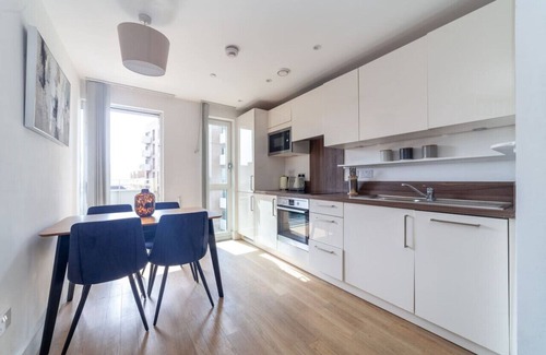 Bromley South Apartment | 1 Bed Apartment with Balcony in Bow