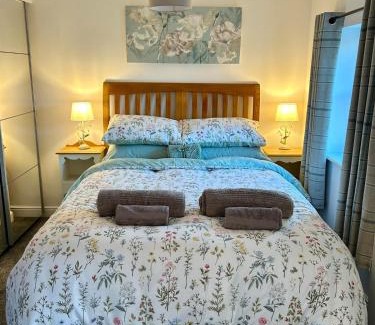 Boroughbridge House | 1 Bed cottage town centre free private parking cycle store Boroughbridge