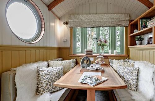 Black Torrington House | 1 Bed in Great Torrington 82862