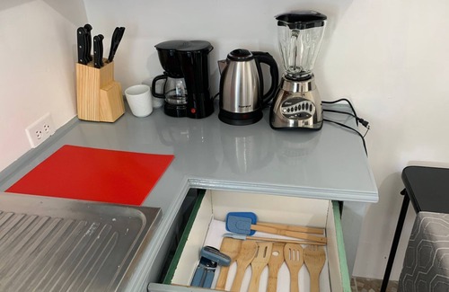 Orange Hill Apartment | 1 Bed Studio Apt - Parking, Wifi, Mountain Views