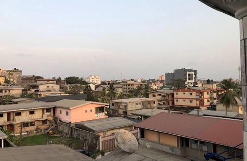 Douala House | 1 Bed Studio Sleeps 2 - Canal Views, Balcony, Wifi