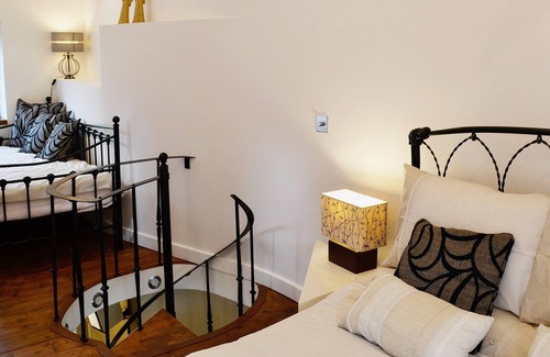 Pentre Gwenlais Cottage | 1 bedroom accommodation in Llandybie near Ammanford