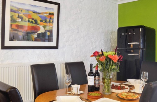 Glasgow Cottage | 1 bedroom accommodation in Near Neilston
