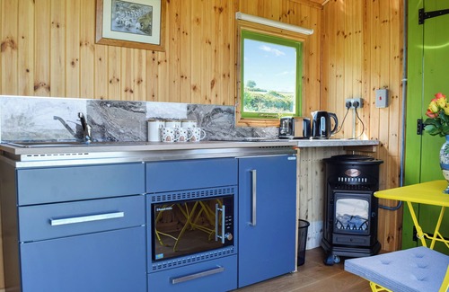 Grange Moor Cottage | 1 bedroom accommodation in Upper Heaton, Huddersfield