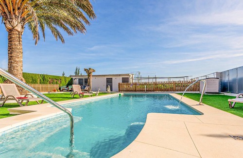 Salteras Apartment | 1 bedroom accommodation in Salteras