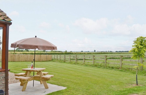 Kilnwick Cottage | 1 bedroom accommodation in Hempholme, near Brandesburton