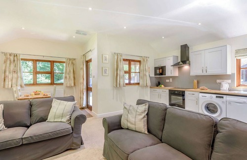 Kilcot Ski Chalet | 1 bedroom accommodation in Kilcot, Newent