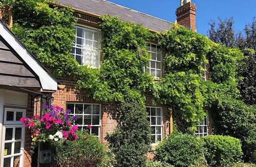 New Forest District Cottage | 1 bedroom accommodation in Damerham, near Fordingbridge