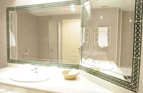 Mairena del Aljarafe Apartment | 1 Bedroom Apartment In Mairena Del Aljarafe