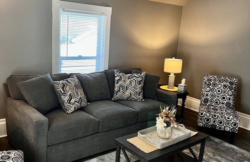 Lake Geneva Apartment | 1 bedroom apt walking distance to downtown Lake Geneva