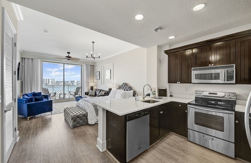 Clearwater Beach Hotel | 1 Bedroom Penthouse Suite located within the Sandpearl Resort & Spa