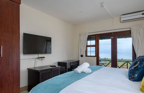 Port Edward Apartment | 1 bedroom studio apartment with ocean views