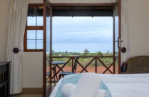 Port Edward Apartment | 1 bedroom studio apartment with ocean views