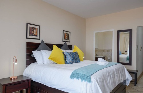 Port Edward Apartment | 1 bedroom studio apartment with ocean views