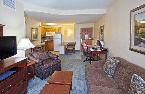 Tallahassee Condo | 1 Bedroom Suite in Tallahassee! FREE Breakfast + 24h Business Center
