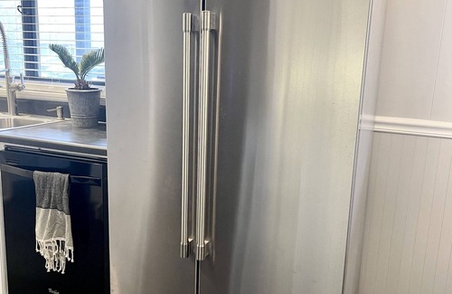 Lawrence House | 1 block from campus! 10 min walk to Allen Fieldhouse