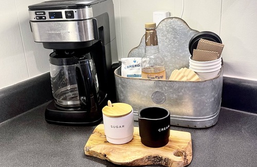 Lawrence House | 1 block from campus! 10 min walk to Allen Fieldhouse