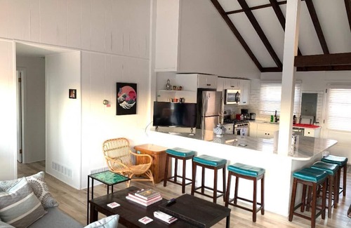 Avalon House | 1 block to beach, Icona and Windrift Resorts w/30’ Heated Pool and Spa