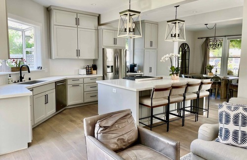 St. Helena House | 1 Block To St. Helena Main Street Shops, Restaurants! Avail Oct 13-18, 29-Nov 6