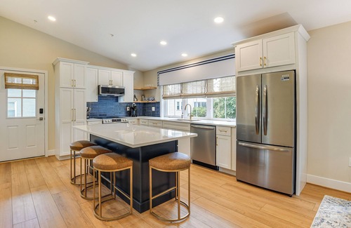 Annapolis House | 1 Block to USNA Stadium: Modern Annapolis Home!