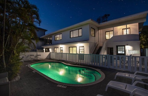 Ilexhurst Apartment | 1 Block WALK on QUIET street to beach/food/fun