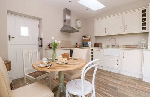 Fridaythorpe Cottage | 1 Church Barns