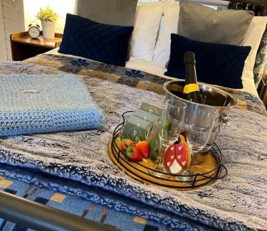 Pontsticill House | 1 - Ein Trysor Cudd - Outdoor tub - Incredible views