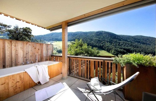 Collepietra Boat Rental | 1 holiday apartment Sonnenadler