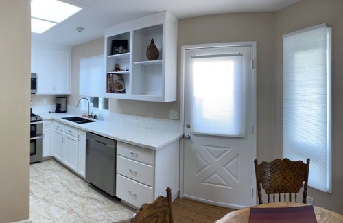 Davis House | # 1 in Davis - for you and your pet!