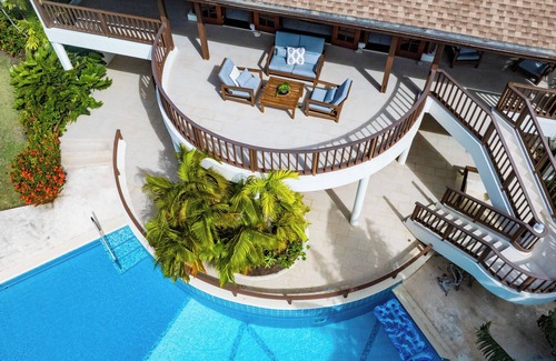 Westerhall Land Settlement House | #1 in Grenada! PRIVATE 2-Acre Waterfront Retreat w/Tennis Court, Housekeeping!