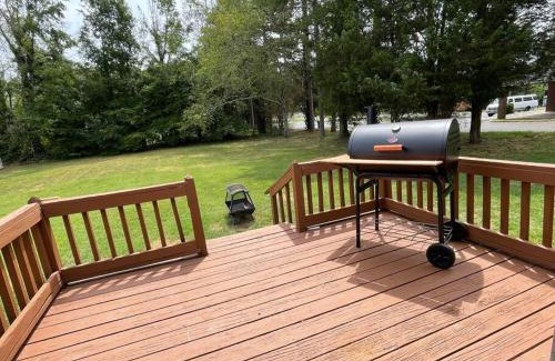 Lexington Villa | 1 king/2queen bd home next to big park