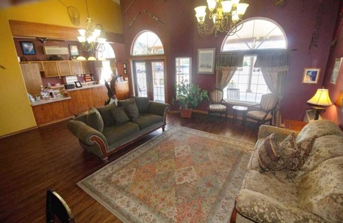 Kellogg Apartment | 1 King Bed with Recliner at FairBridge Inn & Suites Kellogg