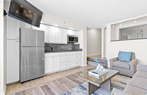 Briarcliffe Acres Condo | 1 King BR Oceanfront Resort,Prime location in North Myrtle Beach