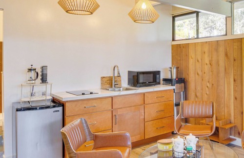 Central Malibu Apartment | < 1 Mi to Beach & Pepperdine: Airy Malibu Studio
