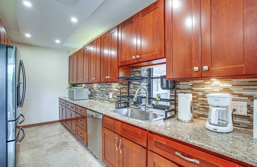 Enchanted Lake Condo | 1 Mi to Beach, Remote Work Hub: Modern Kailua Gem!