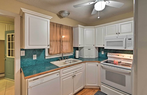 Lillington House | < 1 Mi to Downtown Lillington: Home w/Deck