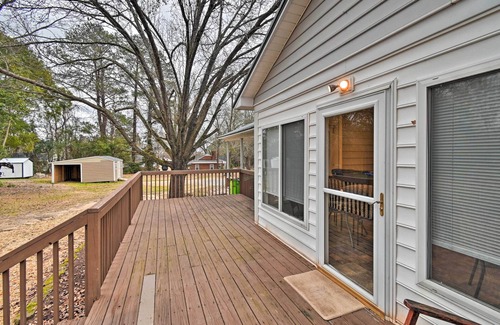 Lillington House | < 1 Mi to Downtown Lillington: Home w/Deck