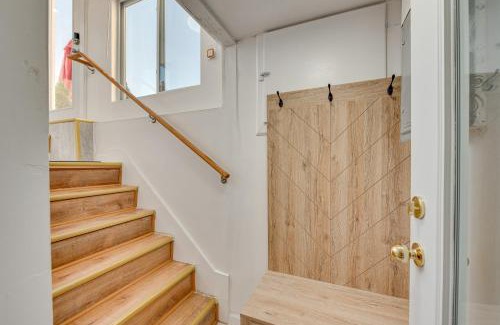 Salem Apartment | 1 Mi to Downtown Salem Vacation Rental!