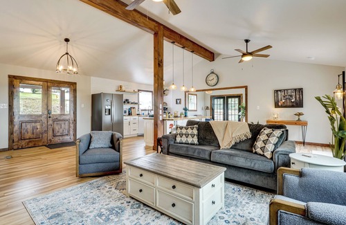 Loudon House | 1 Mi to Dtwn Loudon: Spacious River-View Home